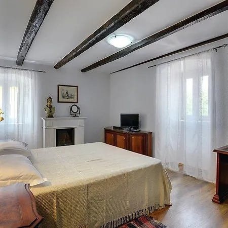 Villa Lucy