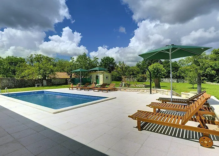 Lucy *